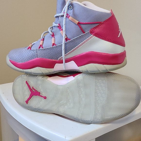 Jordan sneakers - Picture 3 of 4